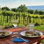 Szilva Es Dio Preshaz Holiday home Raposka