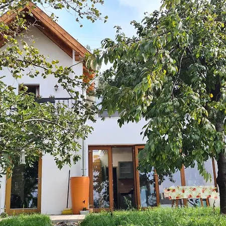 Szilva Es Dio Preshaz Tatil Evi
